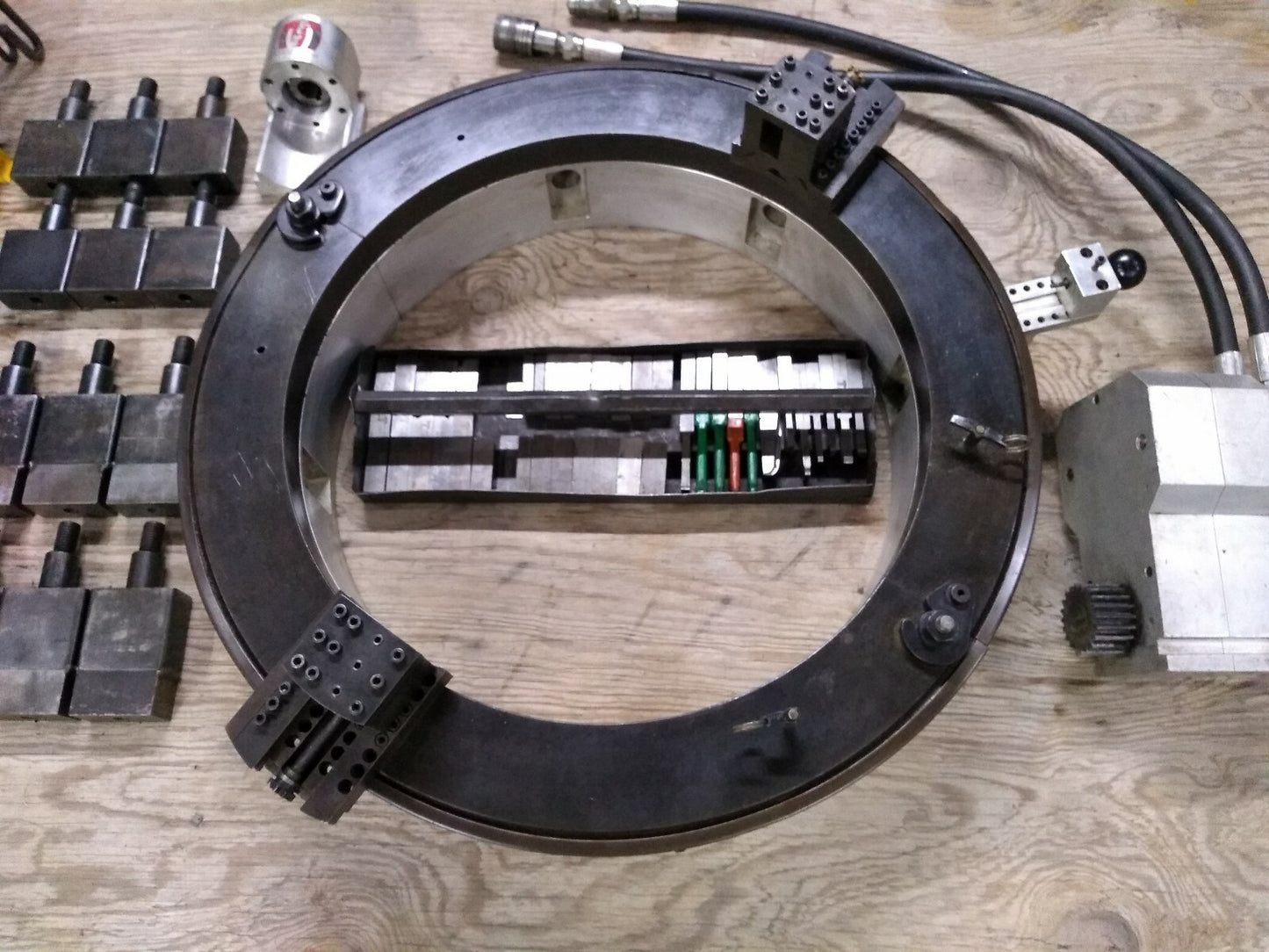 MACTECH 820 US Clamshell Pipe Lathe Split Frame 16 - 20 in w/ Hydraulic Motor