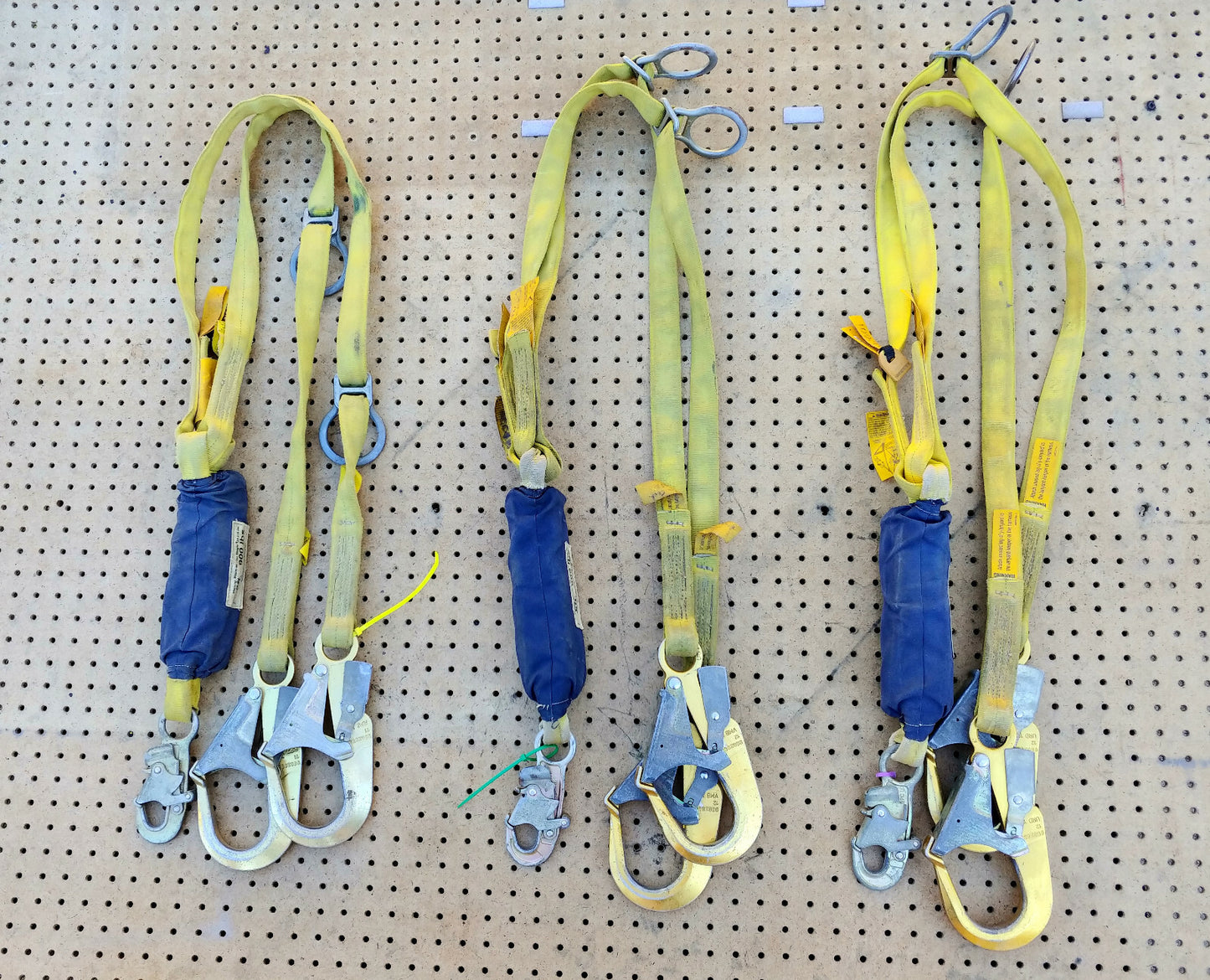 1 EA. DBI-SALA EZ STOP 2 Twin Leg Shock Absorbing Lanyard 1241219 Aluminum Hooks