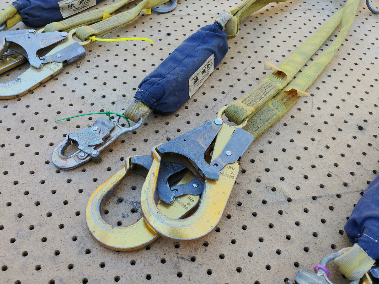1 EA. DBI-SALA EZ STOP 2 Twin Leg Shock Absorbing Lanyard 1241219 Aluminum Hooks