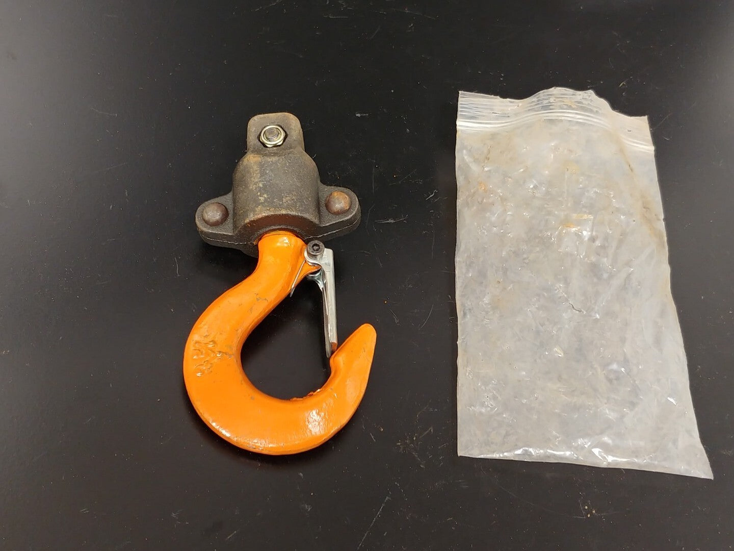 Ingersoll Rand P/N 2372817 Chain Hoist Bottom Hook Assy. 1/2 VL2 w/ Chain H'ware