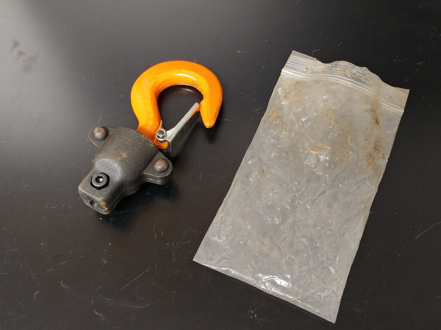Ingersoll Rand P/N 2372817 Chain Hoist Bottom Hook Assy. 1/2 VL2 w/ Chain H'ware