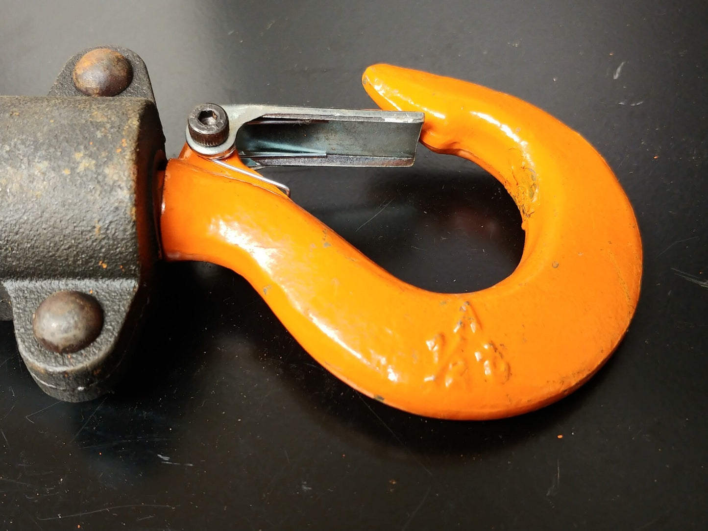 Ingersoll Rand P/N 2372817 Chain Hoist Bottom Hook Assy. 1/2 VL2 w/ Chain H'ware