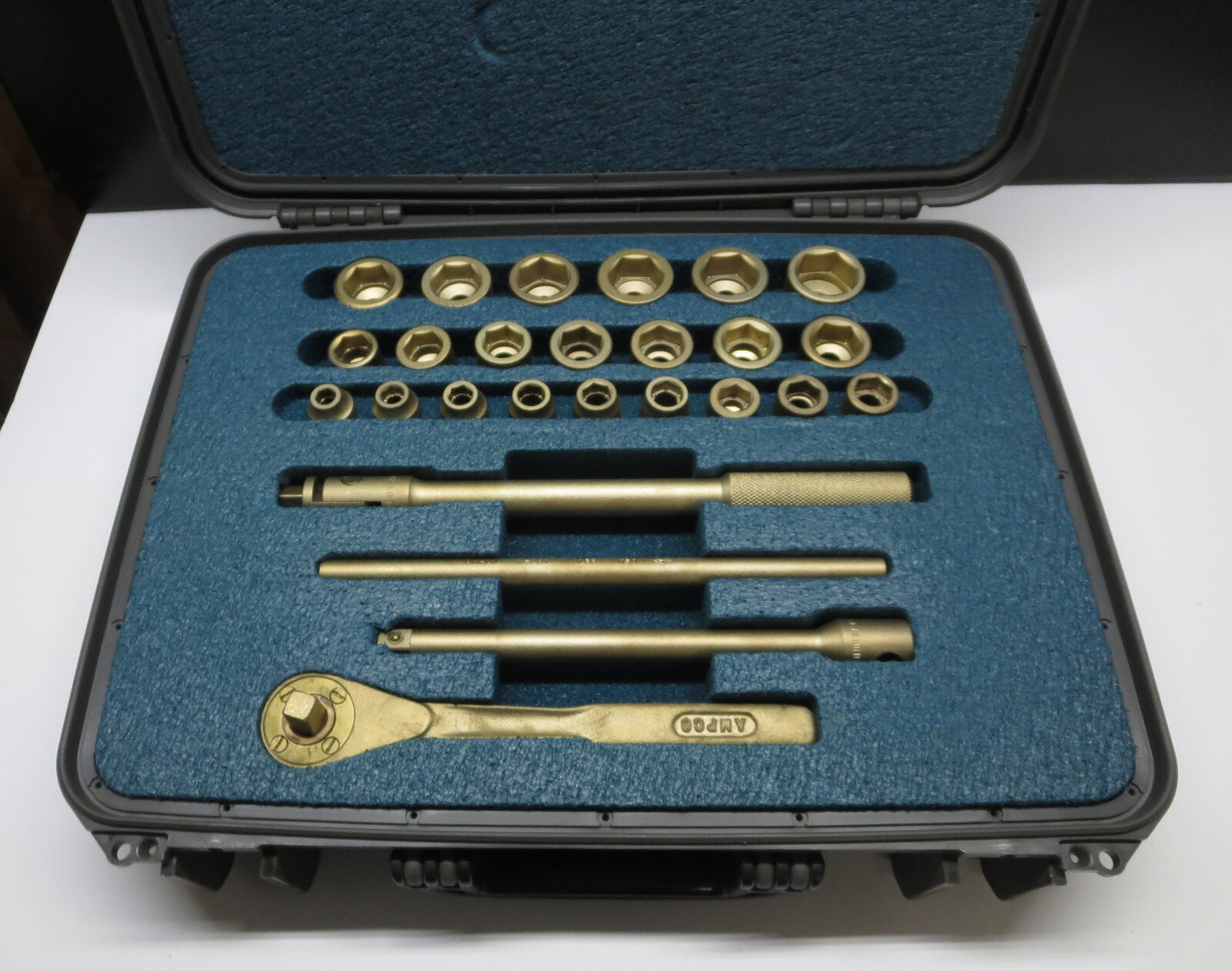 Ampco Safety Tools W-260M Kit 1/2" Drive Metric Socket Set