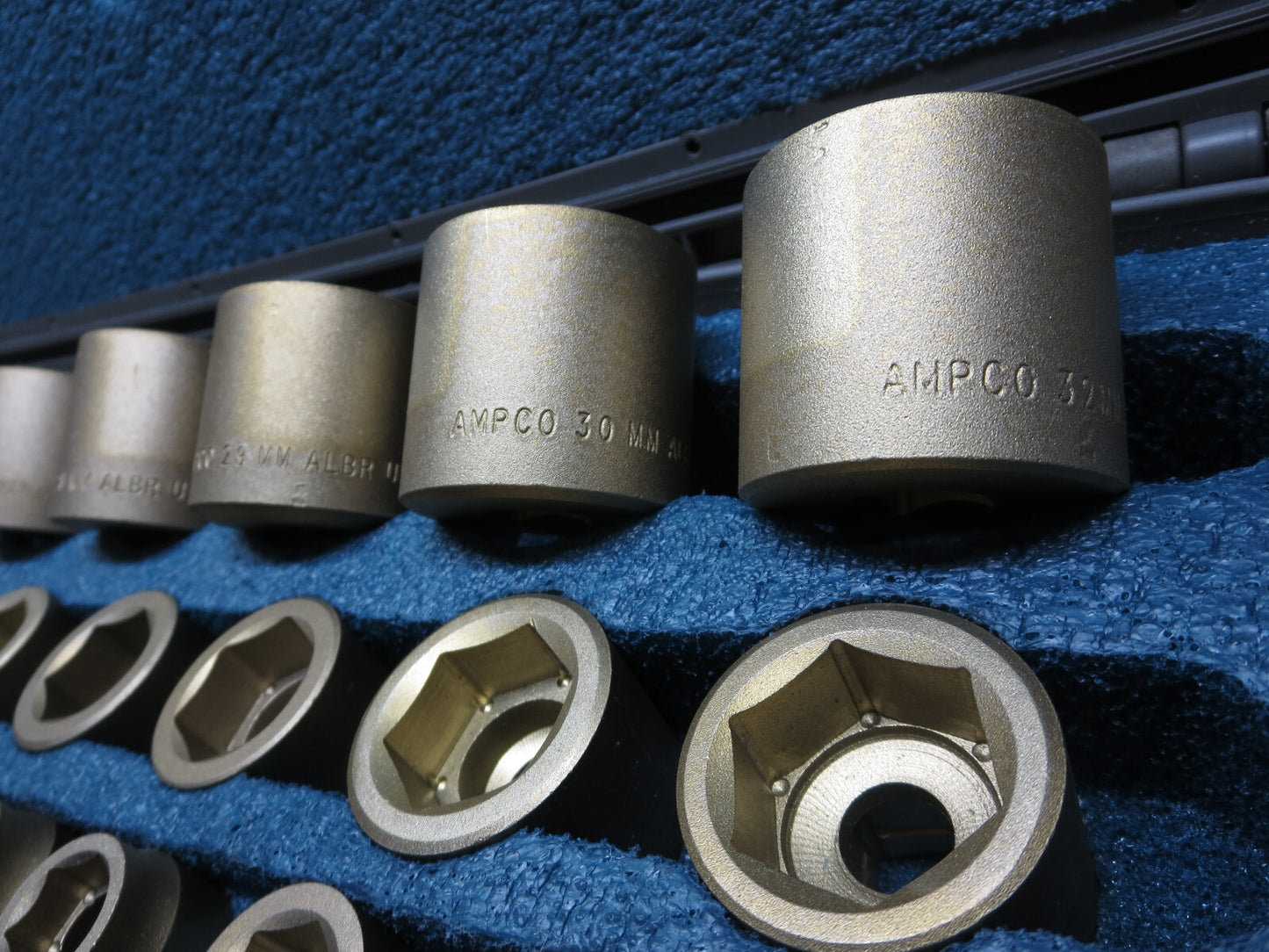Ampco Safety Tools W-260M Kit 1/2" Drive Metric Socket Set