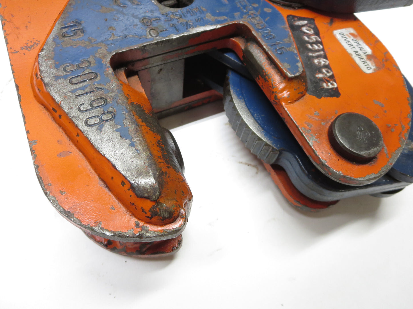 Crosby 2 ton Universal Plate Lifting Clamp IPU10 Size 0" - 1-3/8" p/n 2701677