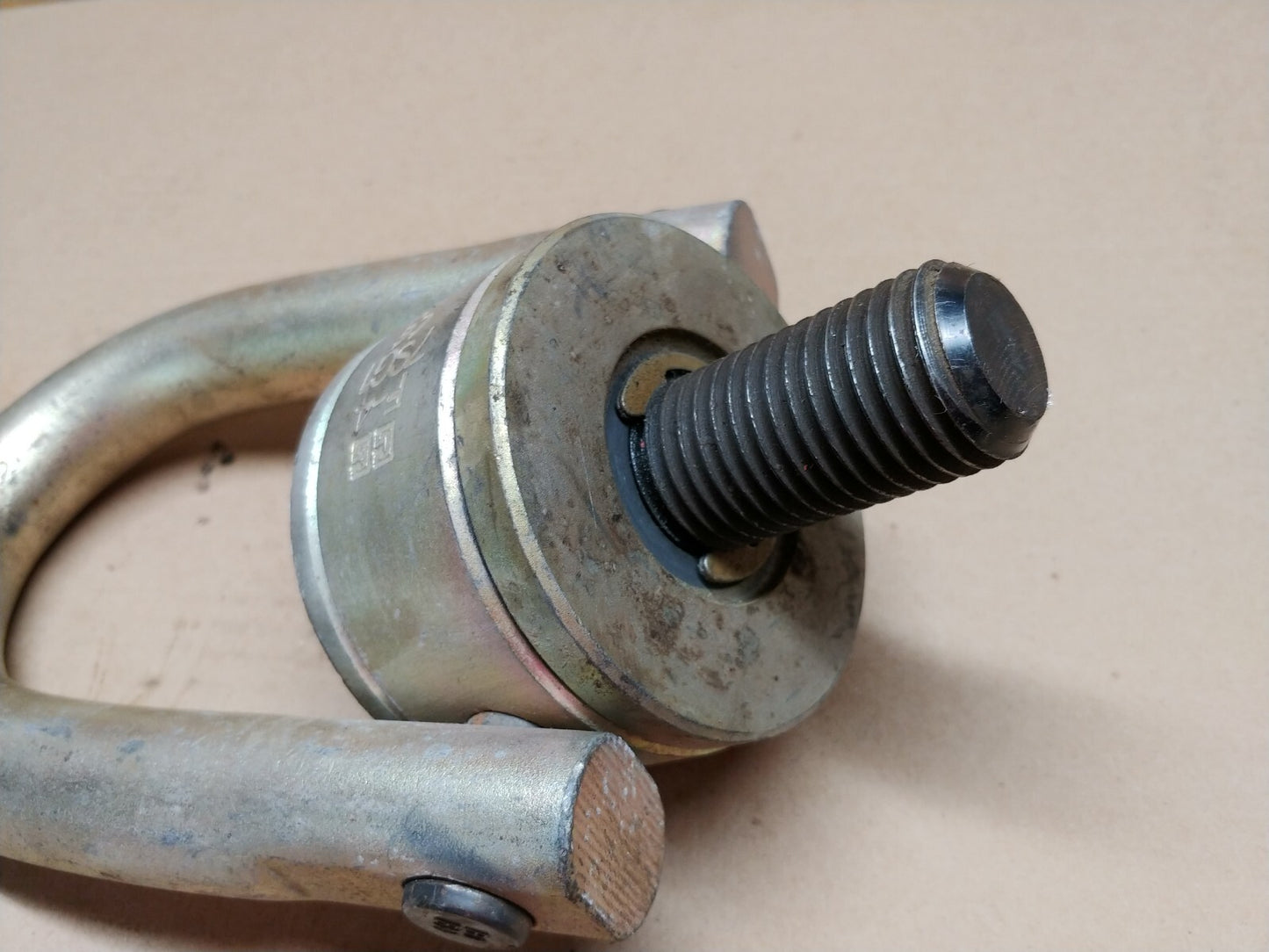 Crosby Swivel Hoist Ring WLL 15,000 LB, 1-1/4 - 7 TPI 2.21" Proj. 1016975 HR-125