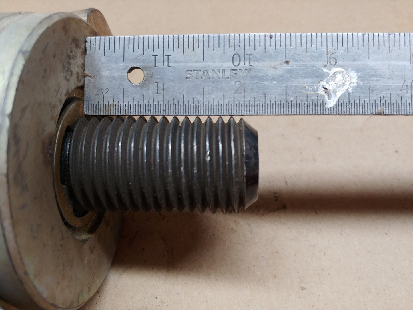 Crosby Swivel Hoist Ring WLL 15,000 LB, 1-1/4 - 7 TPI 2.21" Proj. 1016975 HR-125