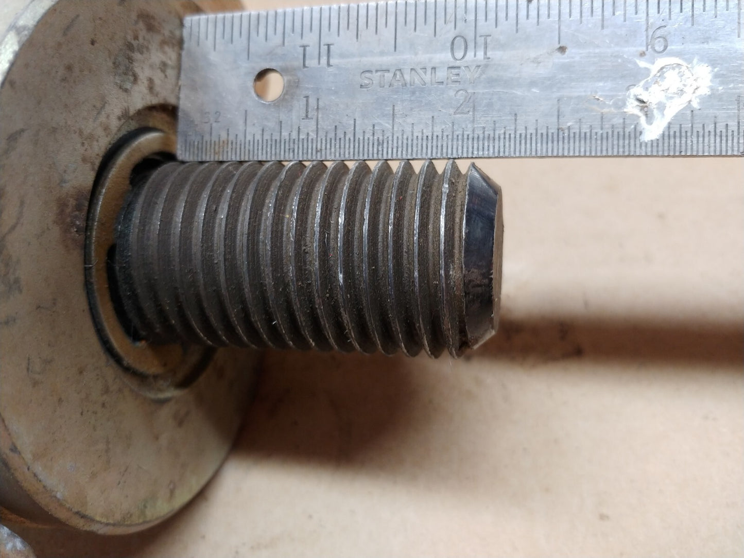 Crosby Swivel Hoist Ring WLL 15,000 LB, 1-1/4 - 7 TPI 2.21" Proj. 1016975 HR-125