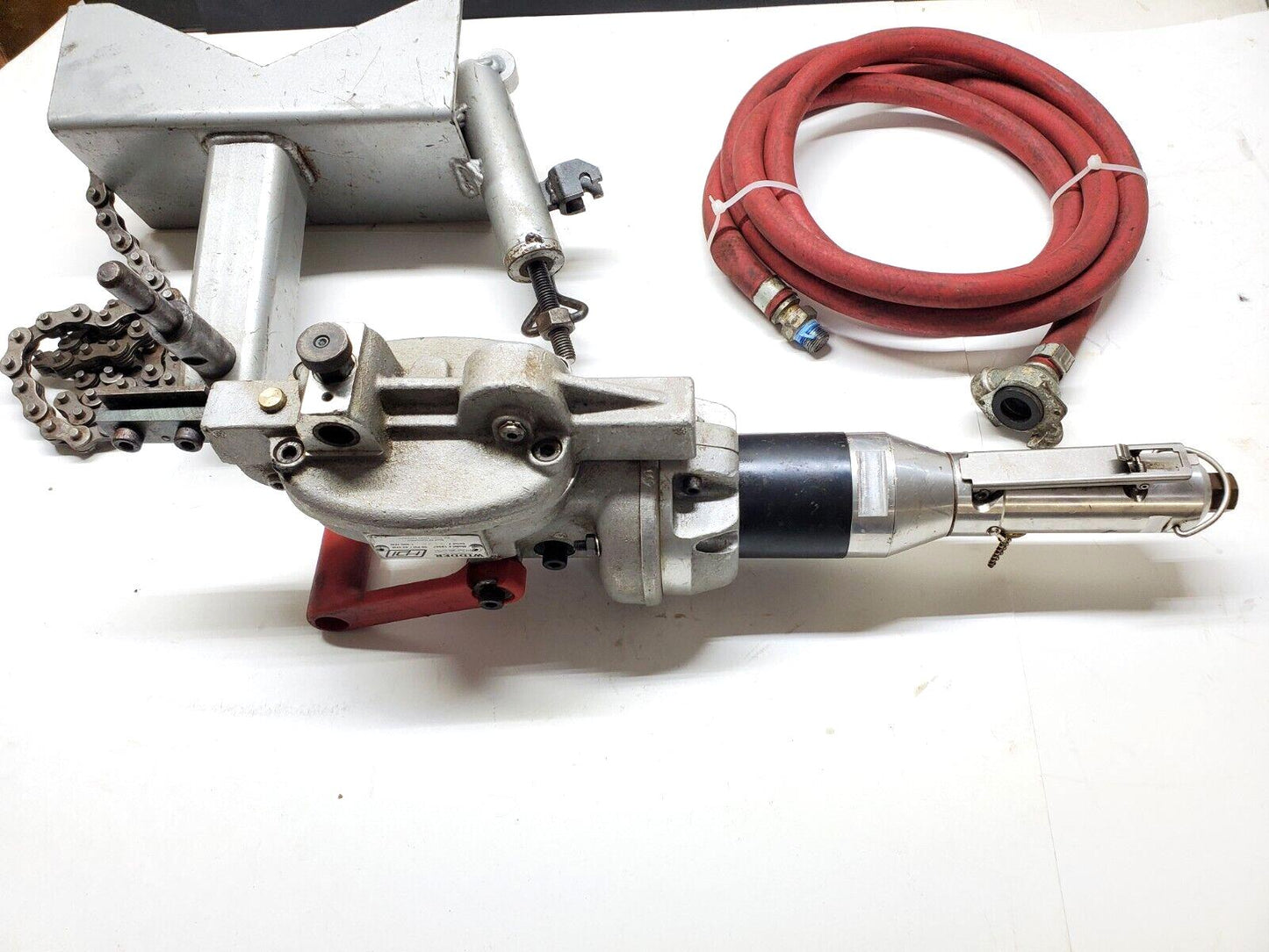 Widder 10267 Pneumatic Hacksaw w/ Widder 20257 Large Pipe Clamp & Air Hose