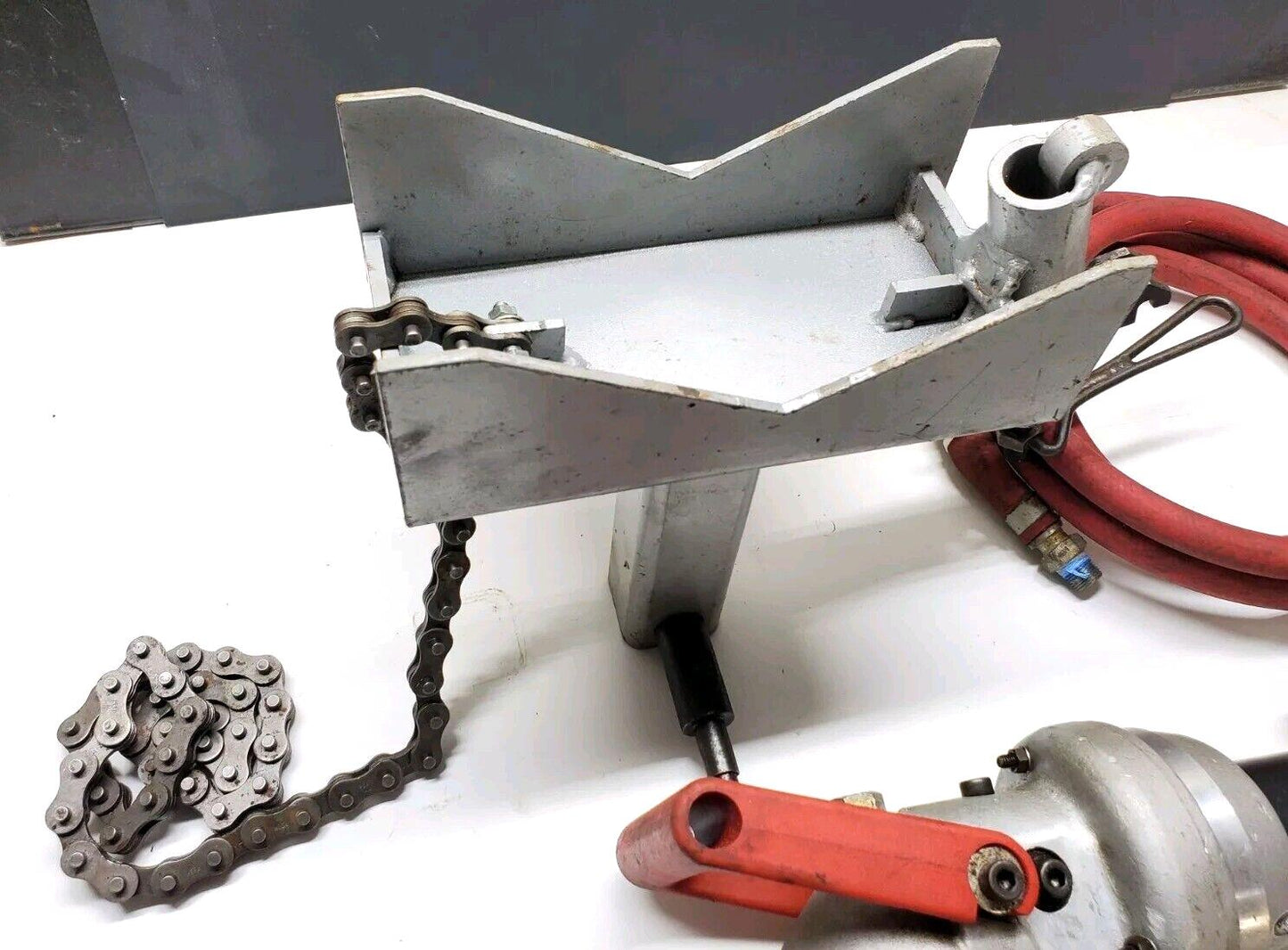 Widder 10267 Pneumatic Hacksaw w/ Widder 20257 Large Pipe Clamp & Air Hose