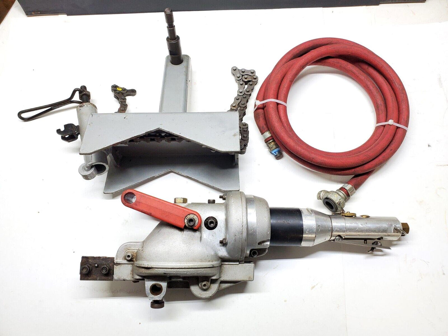 Widder 10267 Pneumatic Hacksaw w/ Widder 20257 Large Pipe Clamp & Air Hose