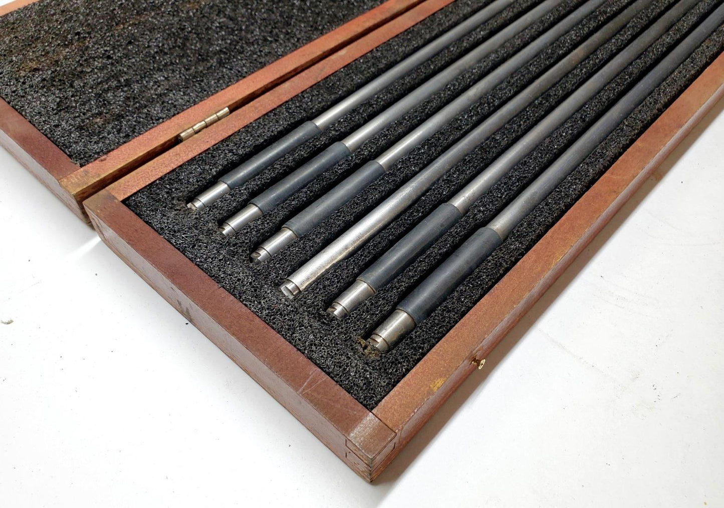 Starrett 823EZ Tubular Inside Micrometer Set (Less 6" rod)