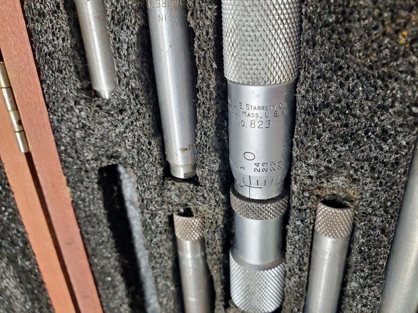 Starrett 823EZ Tubular Inside Micrometer Set (Less 6" rod)