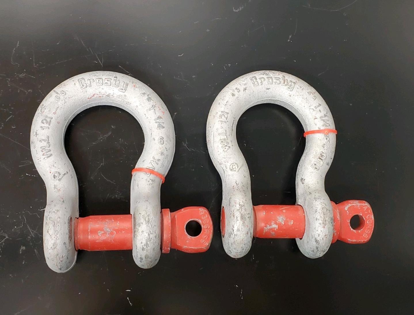 Lot of 2 Crosby 1-1/4 in. Screw Pin Anchor Shackles 12 Ton 1018570 G-209