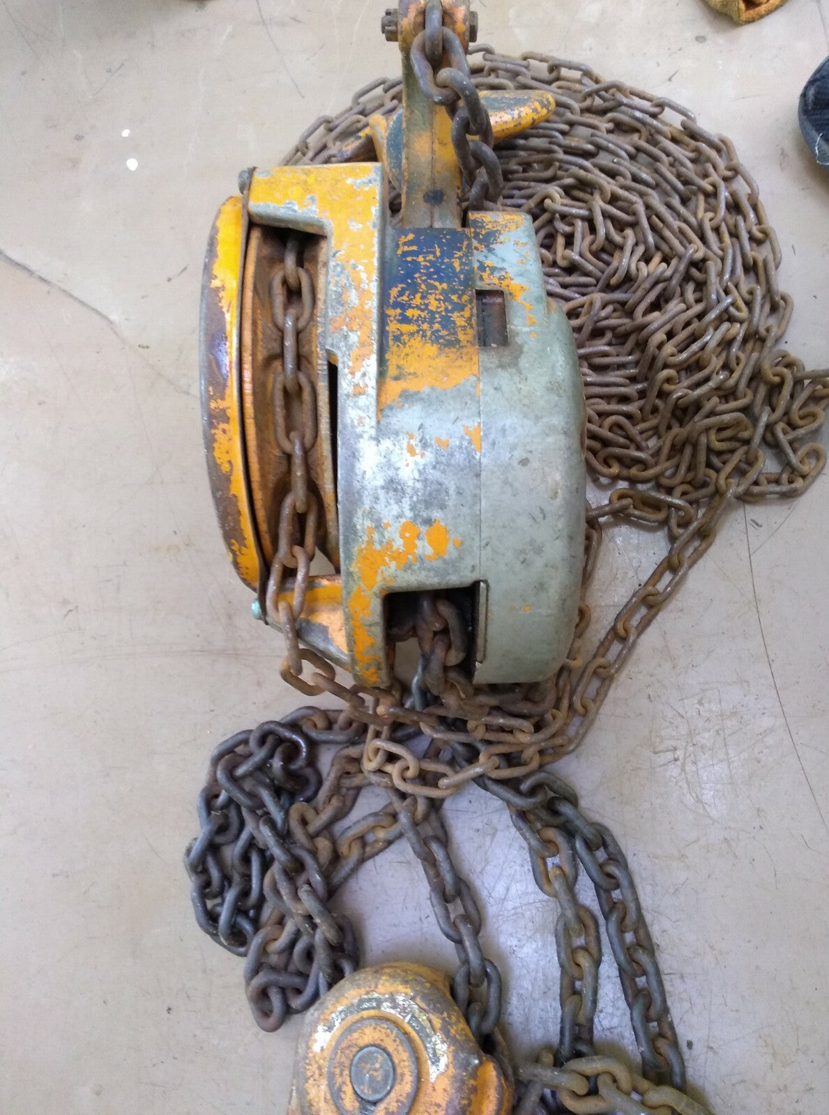 Harrington CF030-20 3-Ton Chain Hoist 20 ft Lift / 20 ft pull