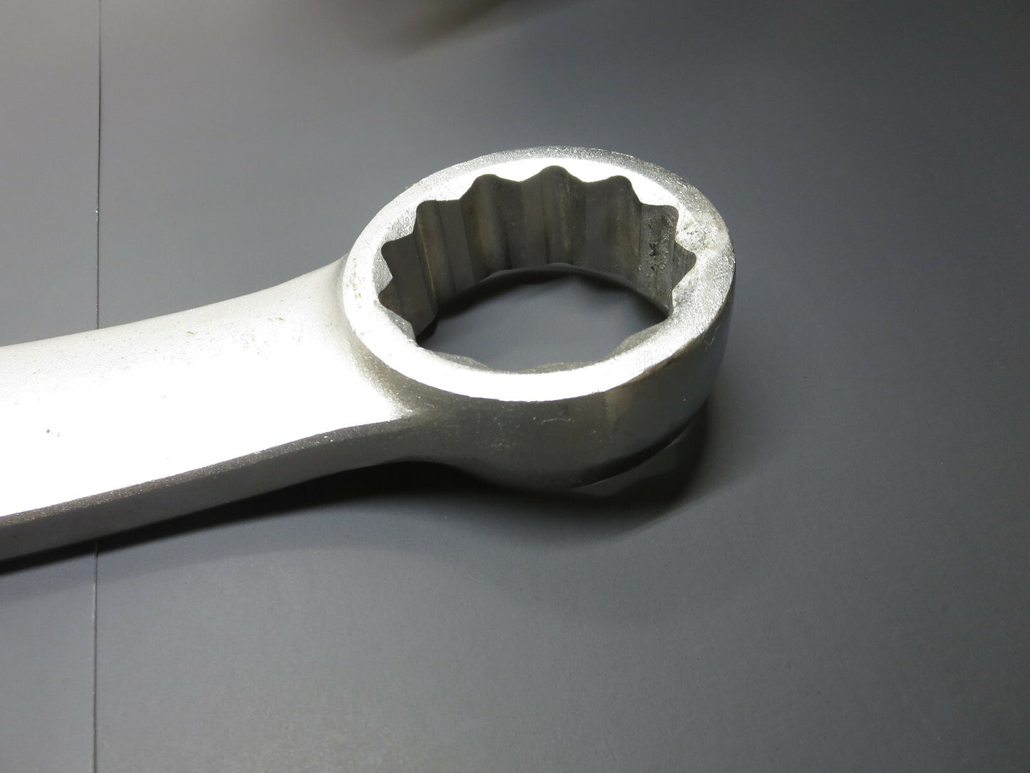 GearWrench 2-1/2" Long Pattern Combination Wrench 81829 Excellent Condition