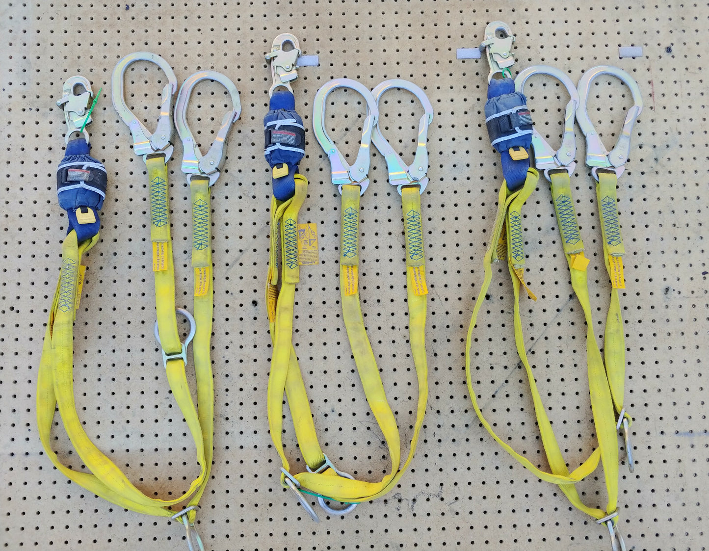 1 EA. 2018 DBI-SALA FORCE 2 Shock Absorber Dual Web Lanyard 1246129 Rebar Hooks
