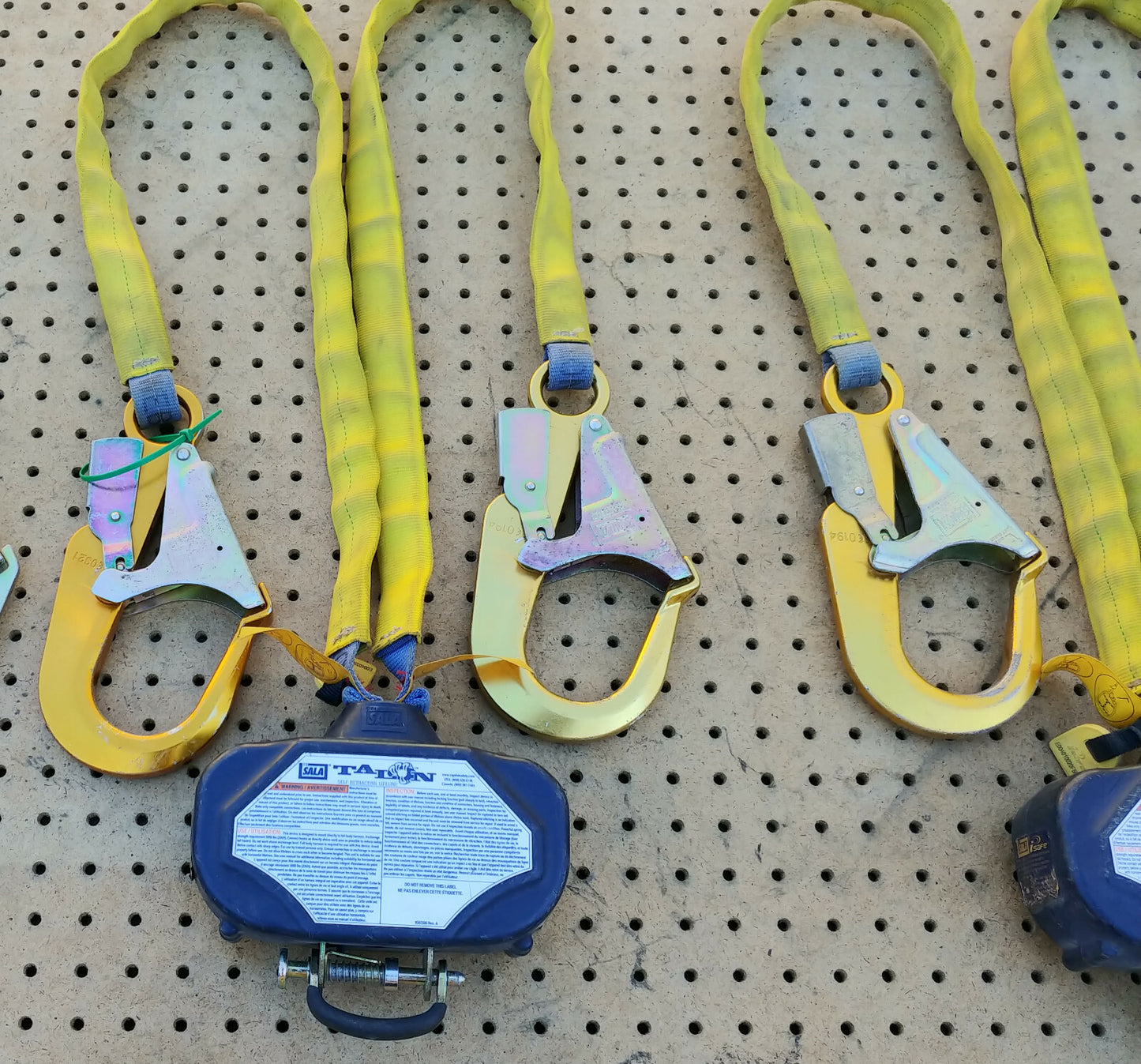 1 EA. DBI-SALA TALON 3102102 Retractable Twin Leg Lanyard w/ Aluminum Hooks