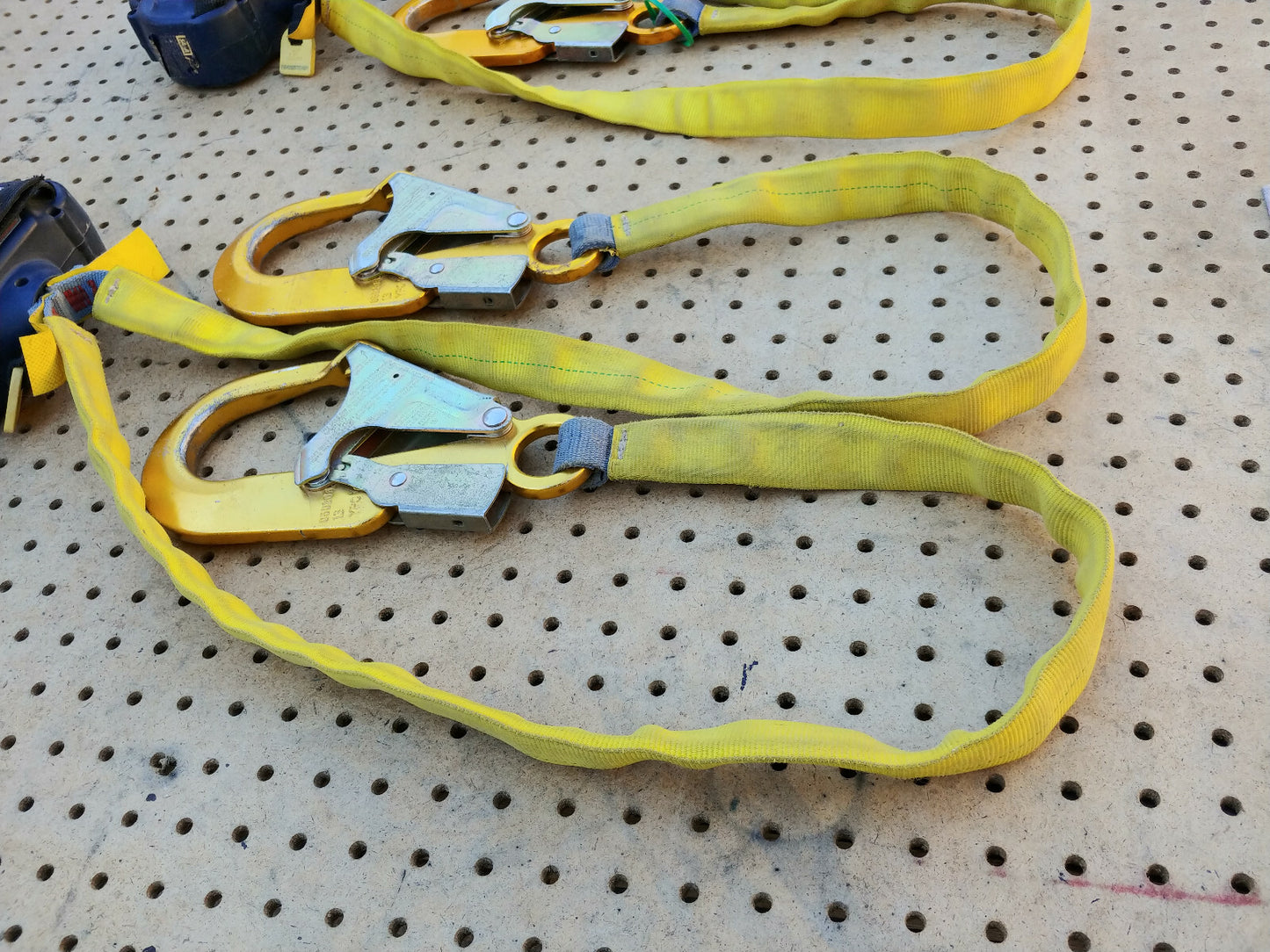 1 EA. DBI-SALA TALON 3102102 Retractable Twin Leg Lanyard w/ Aluminum Hooks