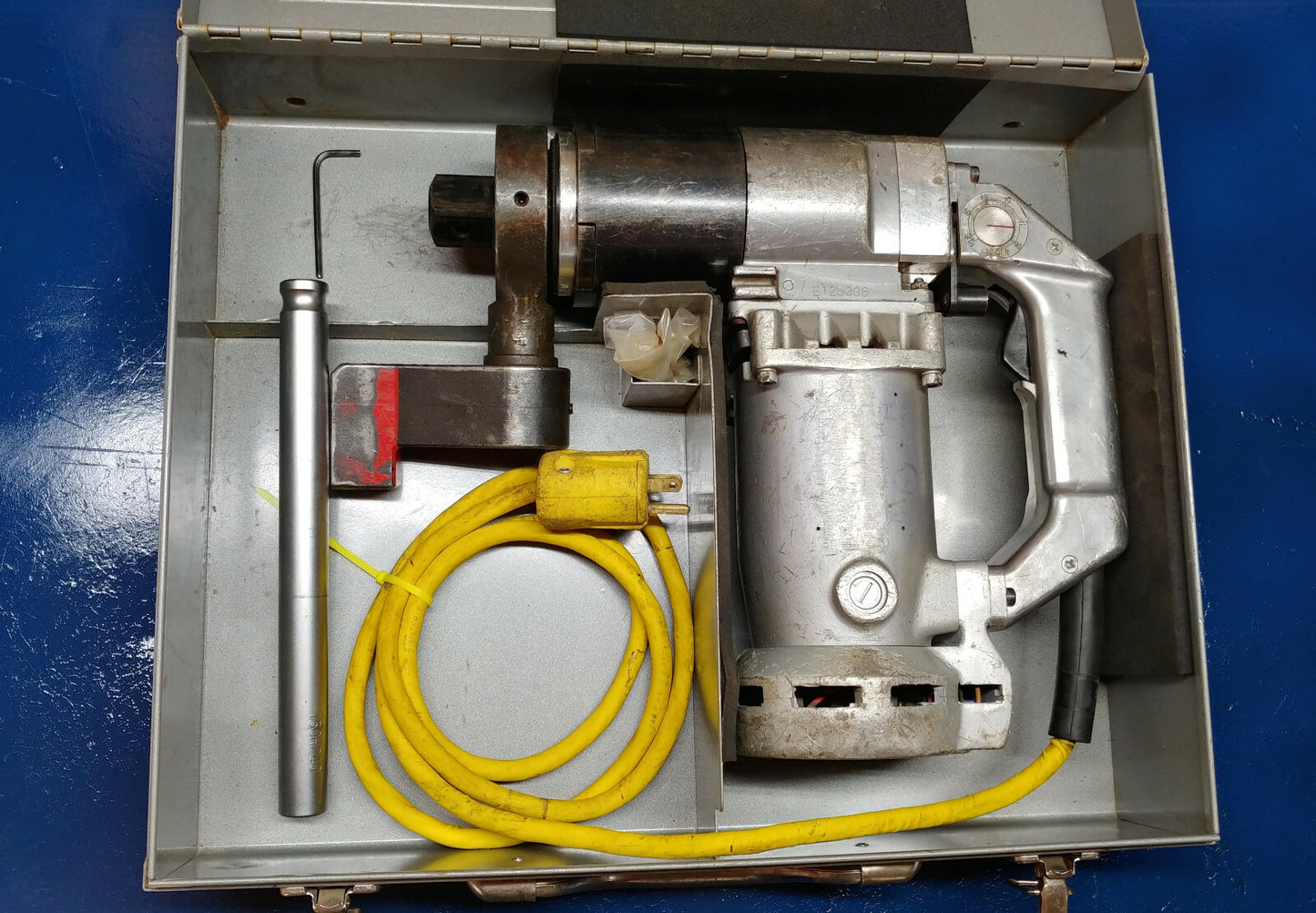 TONE STC12AE Torque Control Wrench 370 - 900 FT LBS Torque Tested MFG 2016