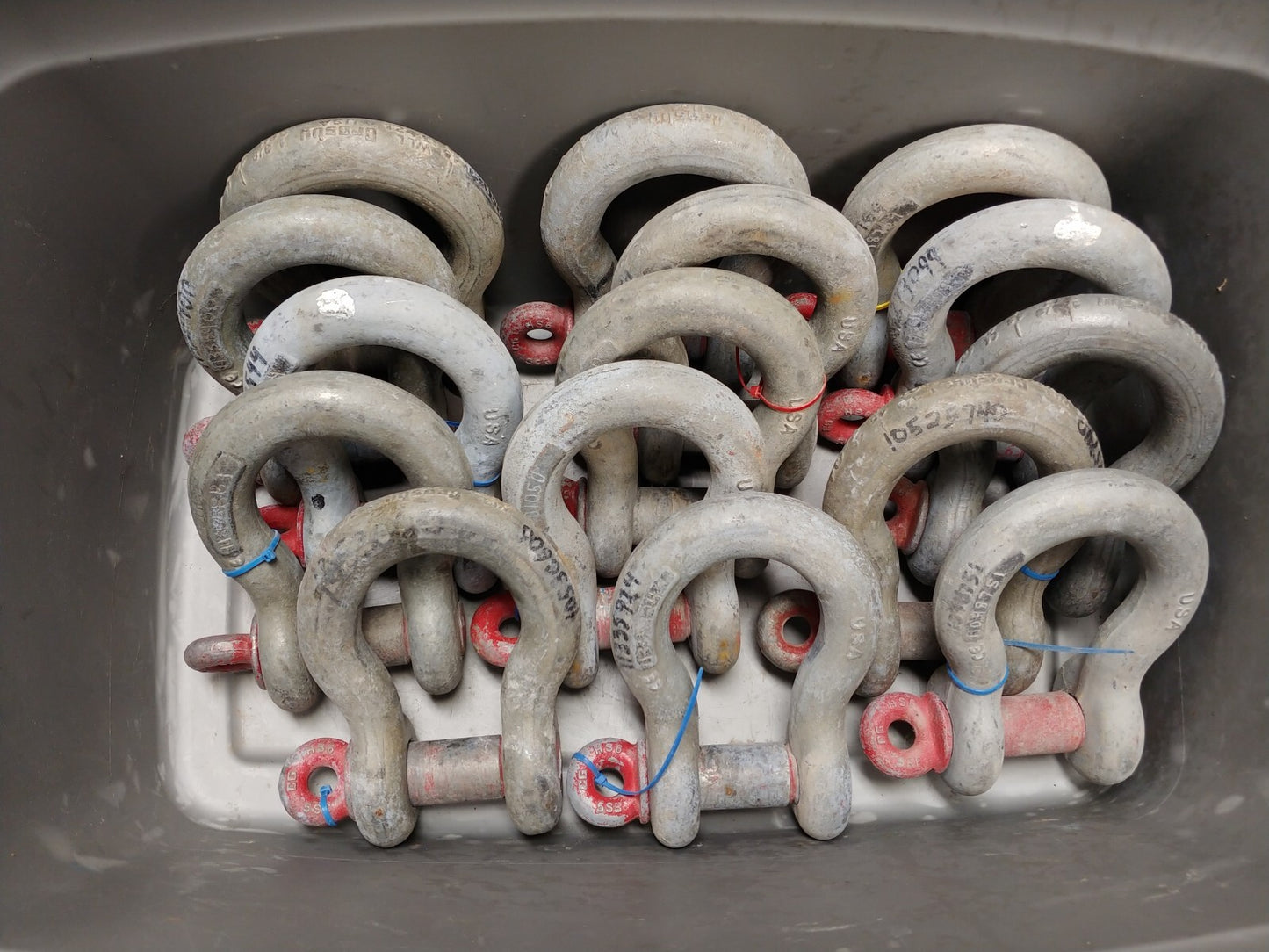 Lot of 2 Crosby 1-3/8 in. Screw Pin Anchor Shackles 13-1/2 Ton 1018598 G-209 USA