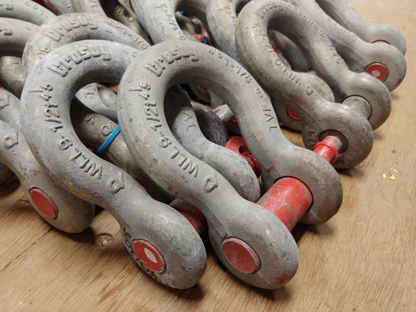 1 EA. Crosby 1-1/8 in. Screw Pin Anchor Shackle 9-1/2 Ton 1018552 G-209 USA