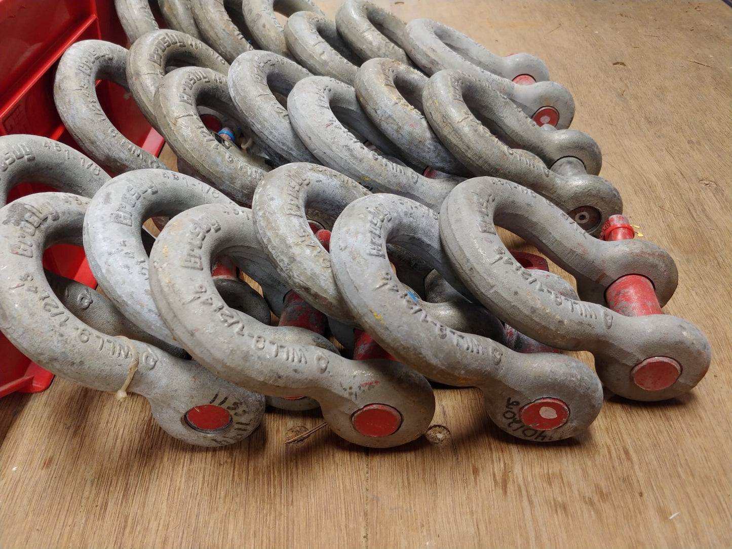 1 EA. Crosby 1-1/8 in. Screw Pin Anchor Shackle 9-1/2 Ton 1018552 G-209 USA