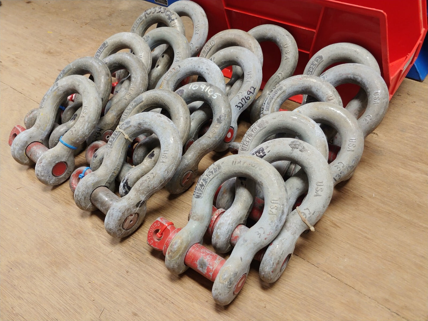 1 EA. Crosby 1-1/8 in. Screw Pin Anchor Shackle 9-1/2 Ton 1018552 G-209 USA