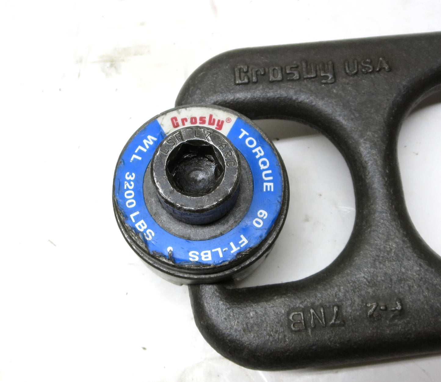 Crosby Cold-Tuff 6608121 Swivel Hoist Ring HR-1000CT 3,200 lbs 5/8 - 11 x 2.25