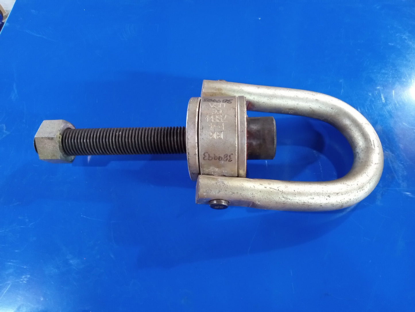 Crosby HR-125 Swivel Hoist Ring WLL 15,000 LB, 1-1/4 - 7 X 9.25", 7" Pro. W Nut