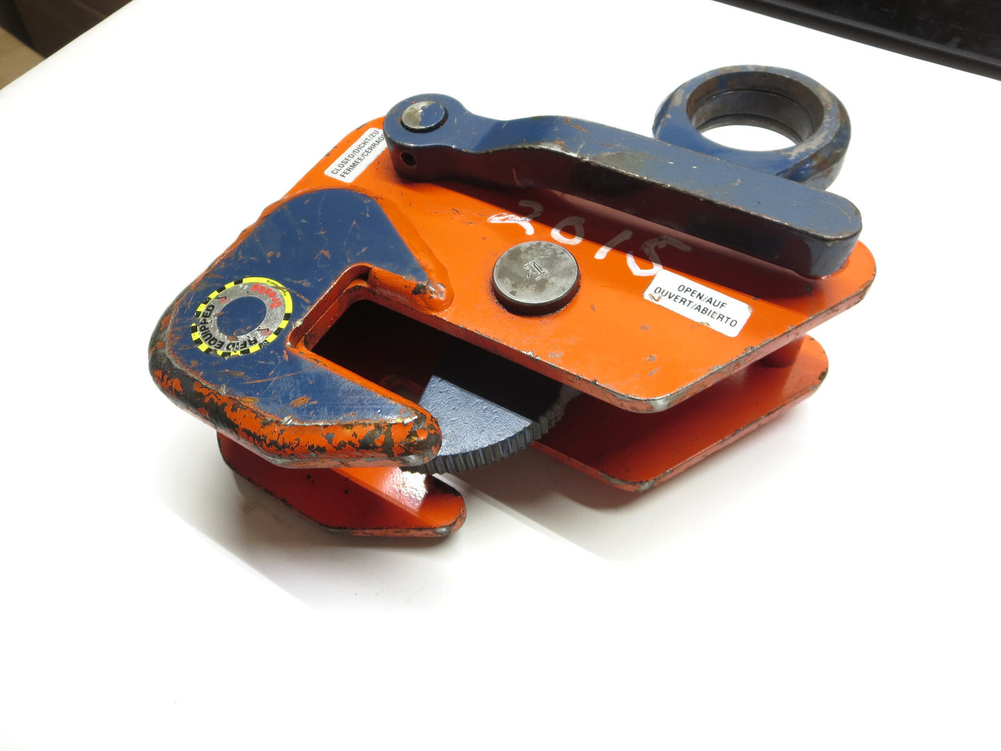 Crosby IP Lifting Clamp IPBHZ 1-1/2 ton Horizontal 0" - 1" Capacity 2705462