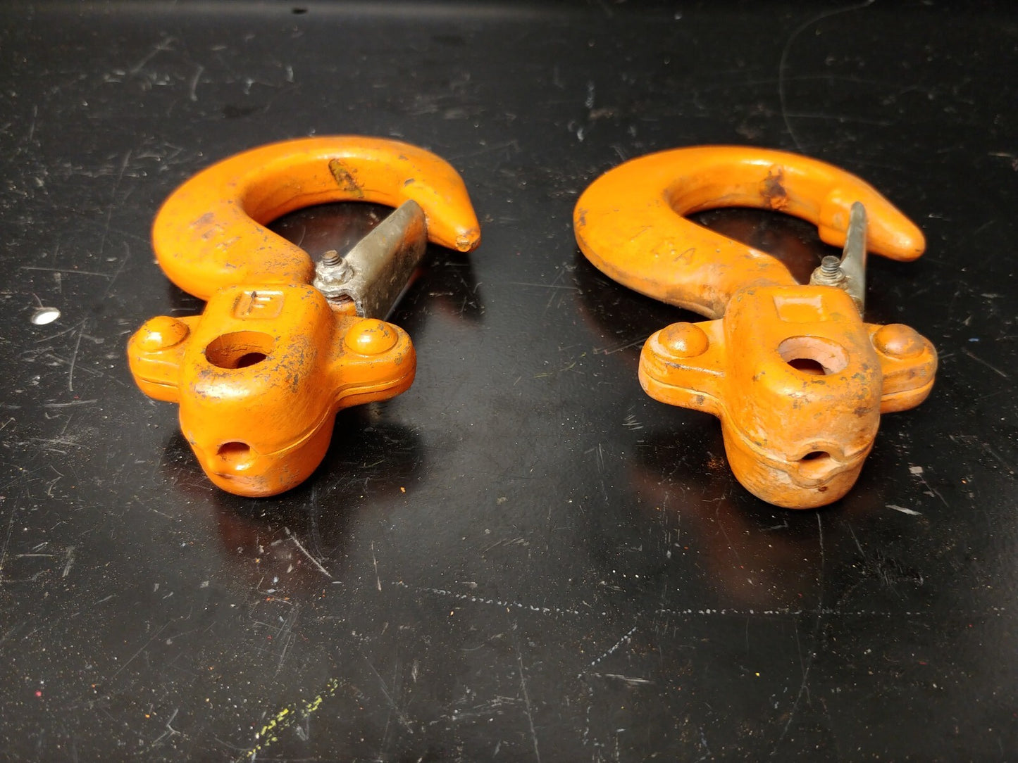 LOT OF 2 Ingersoll Rand 1 Ton Hoist Top Hooks P/N 2372845 for VL2-010 NOS