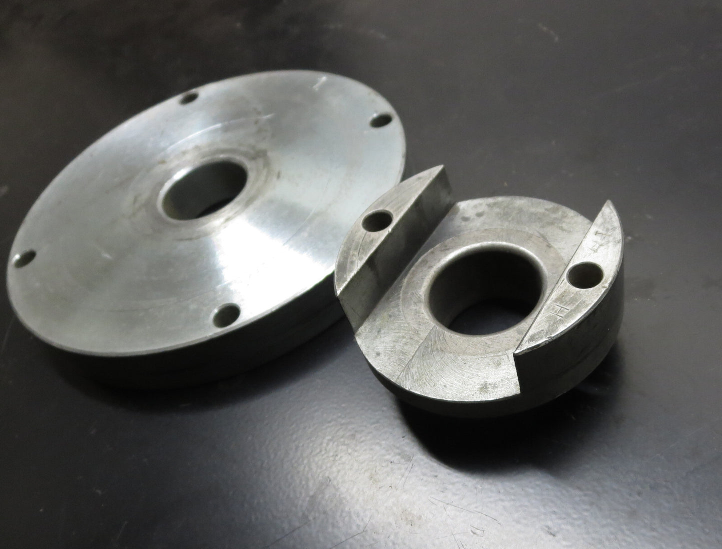Skidmore Wilhelm 1" Bolt Plate M-516 and 1" Bushing M-716 Set 1 in. HH