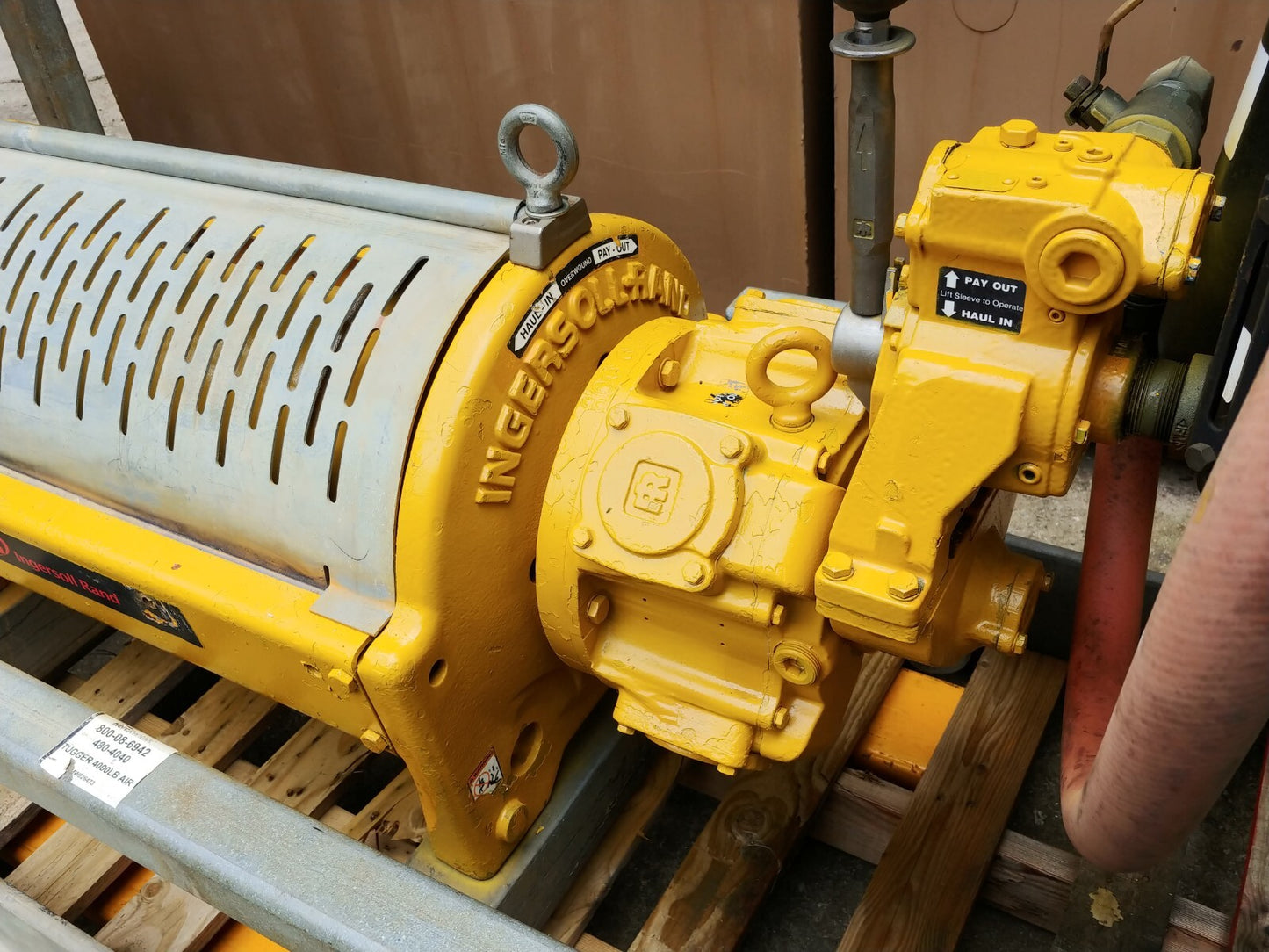 Ingersoll Rand FA2B Air Winch 2 ton Model FA2B-24XK1J12 Long Drum w/ Cage & FRL