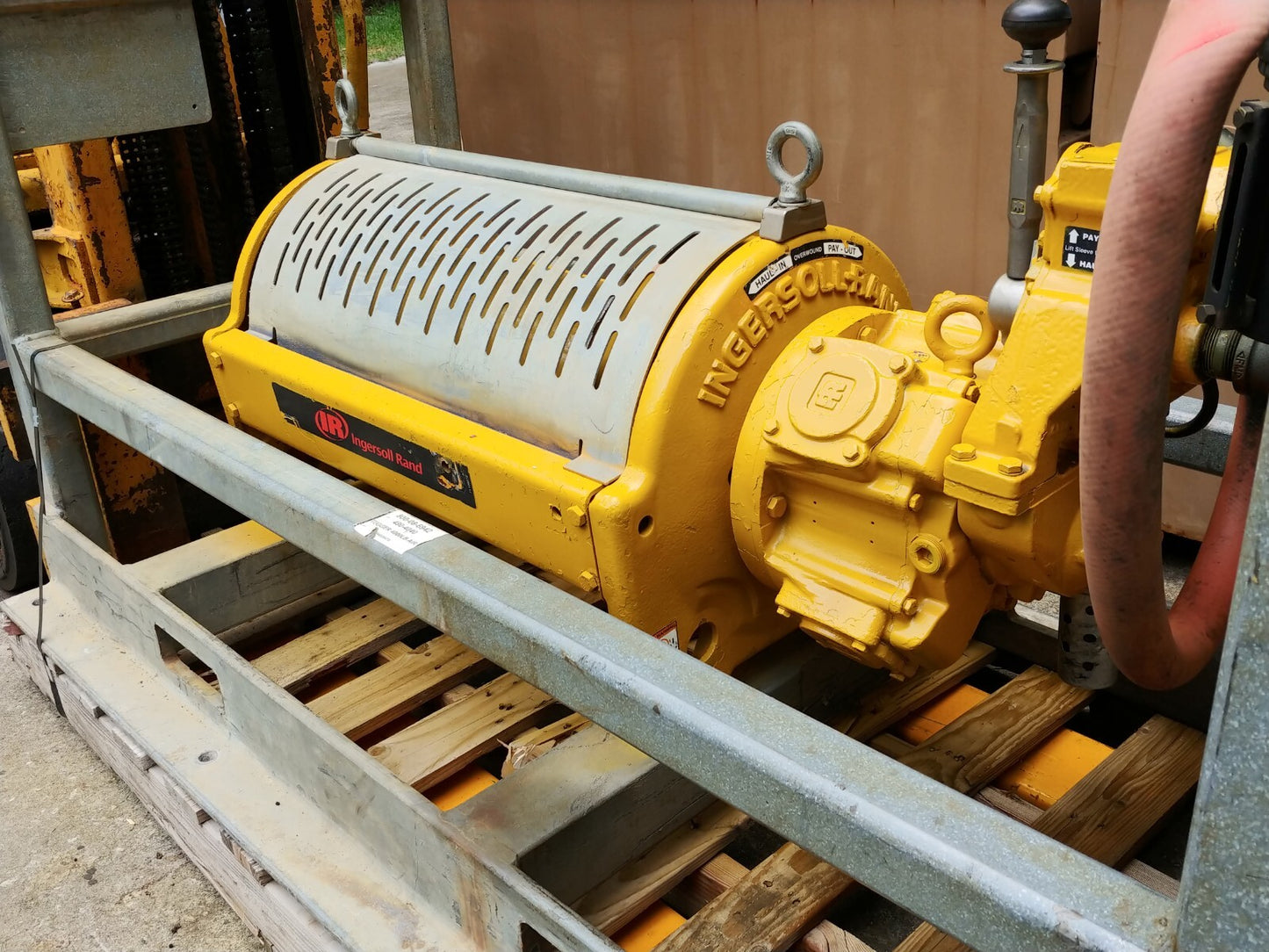 Ingersoll Rand FA2B Air Winch 2 ton Model FA2B-24XK1J12 Long Drum w/ Cage & FRL