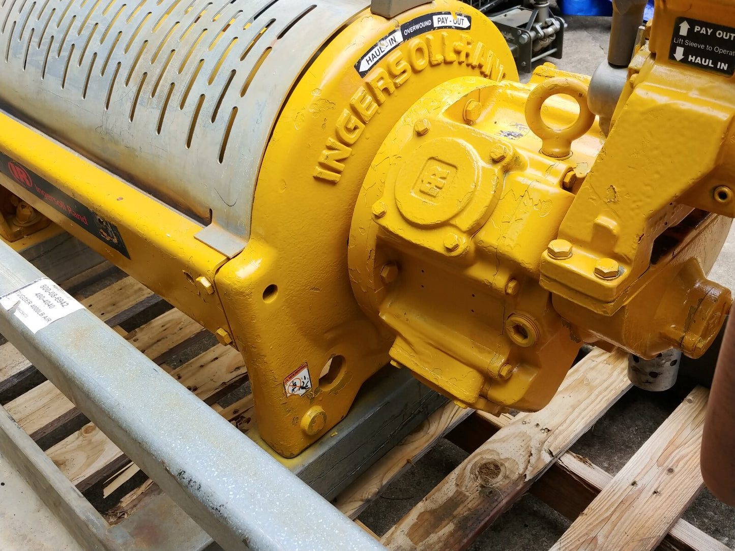 Ingersoll Rand FA2B Air Winch 2 ton Model FA2B-24XK1J12 Long Drum w/ Cage & FRL