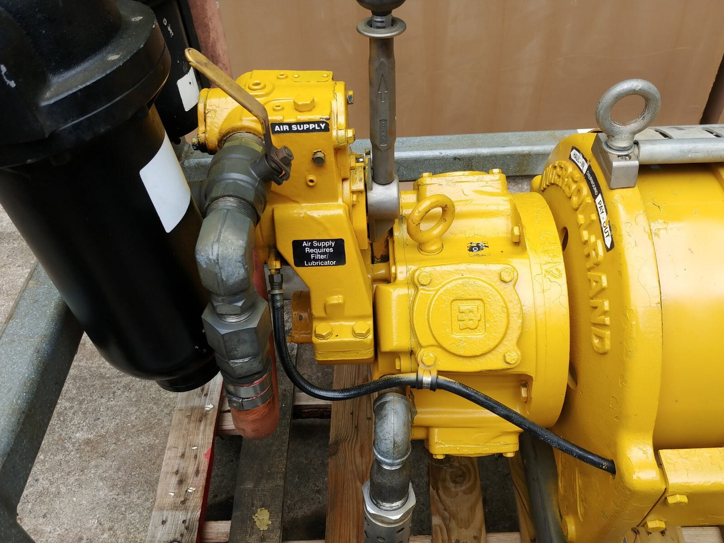 Ingersoll Rand FA2B Air Winch 2 ton Model FA2B-24XK1J12 Long Drum w/ Cage & FRL