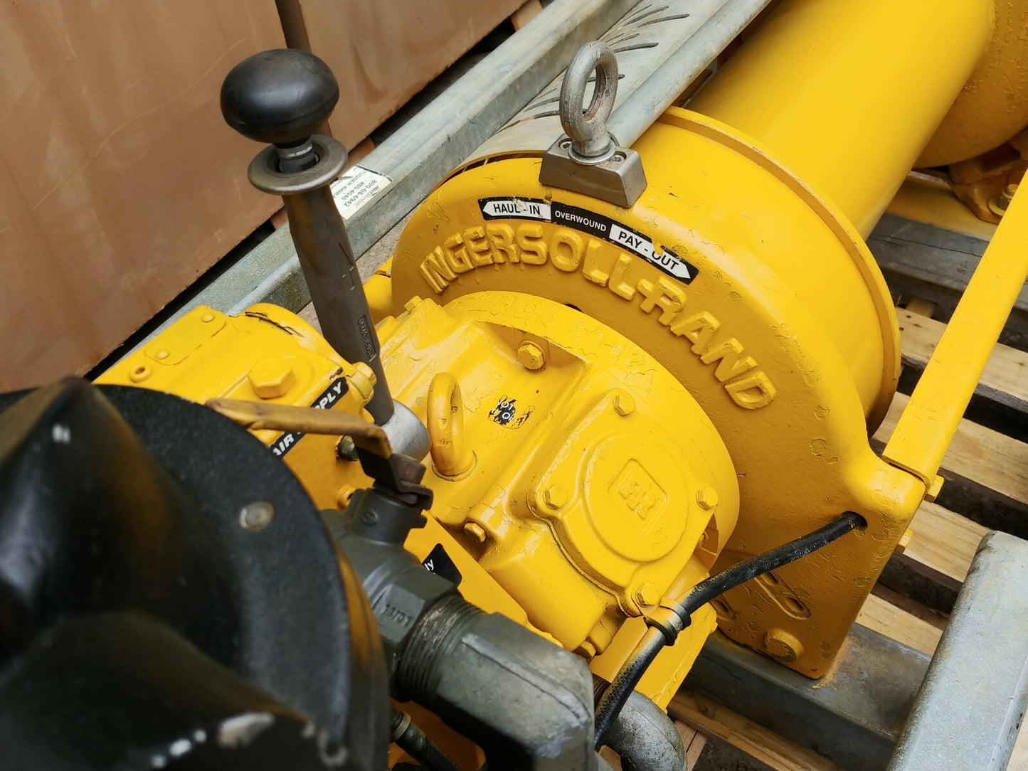 Ingersoll Rand FA2B Air Winch 2 ton Model FA2B-24XK1J12 Long Drum w/ Cage & FRL