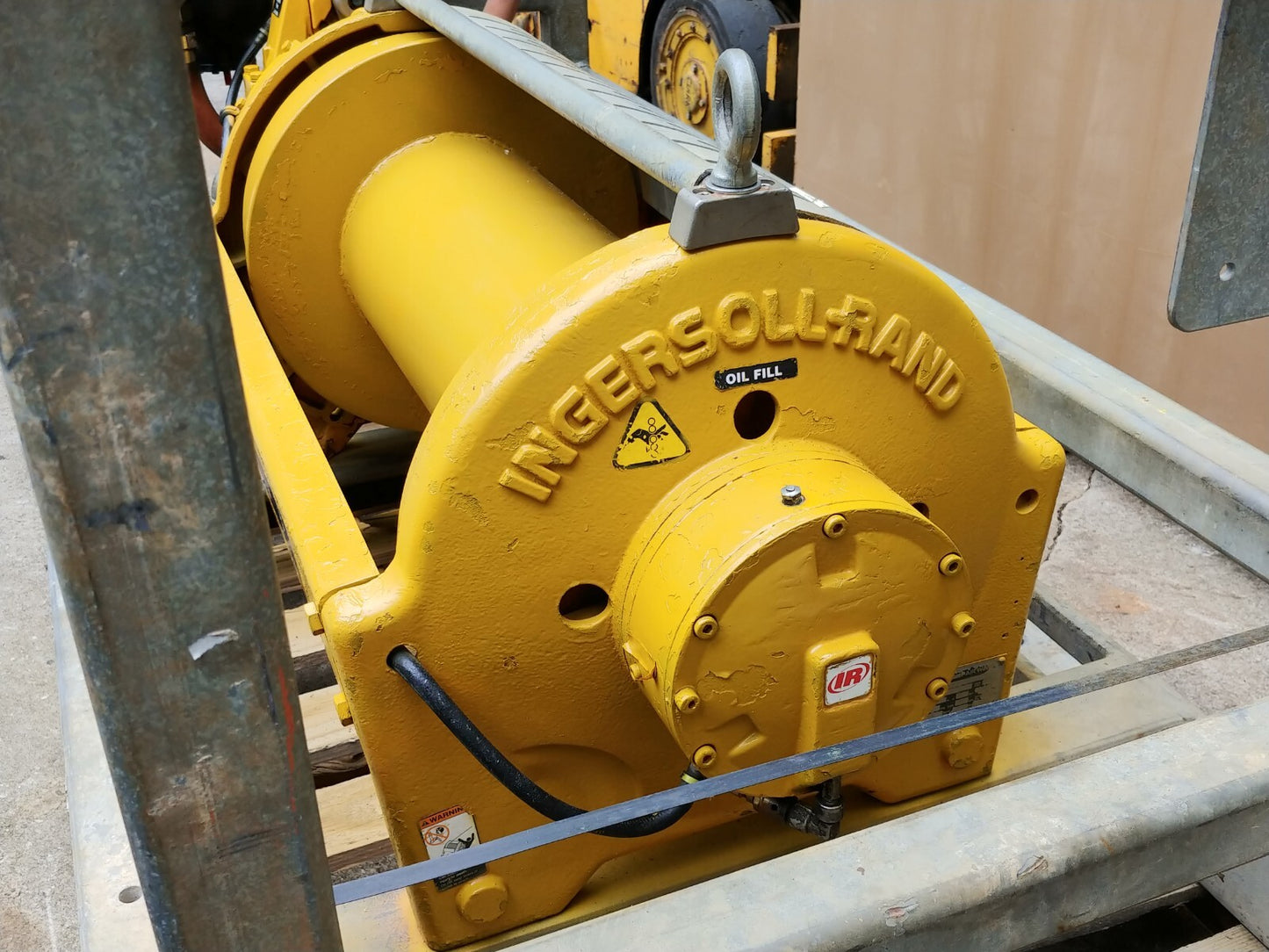 Ingersoll Rand FA2B Air Winch 2 ton Model FA2B-24XK1J12 Long Drum w/ Cage & FRL