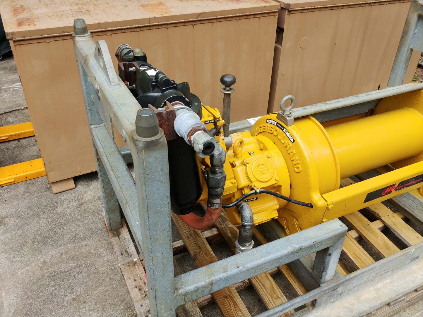 Ingersoll Rand FA2B Air Winch 2 ton Model FA2B-24XK1J12 Long Drum w/ Cage & FRL