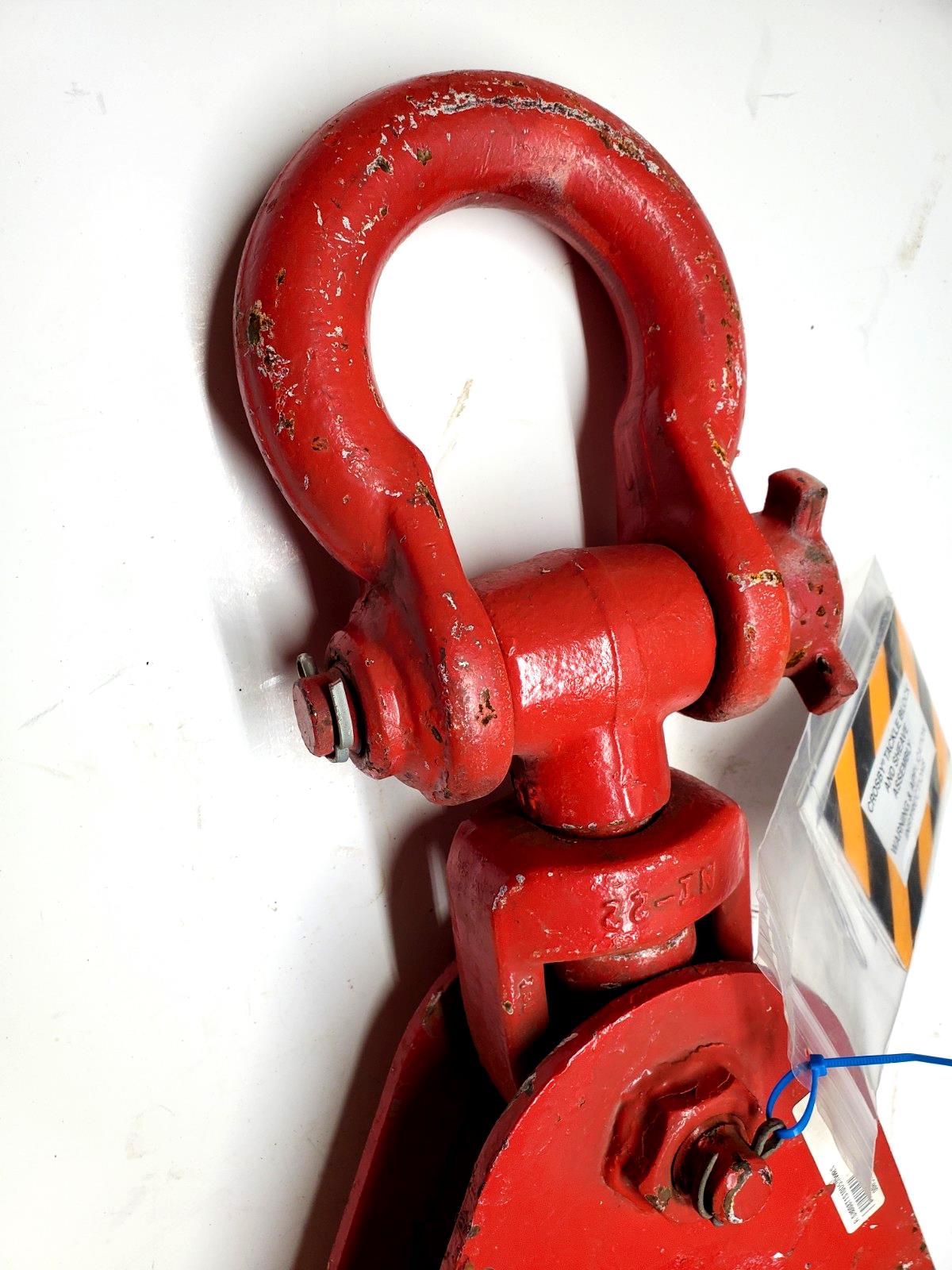 Crosby 419 10 in. BB Snatch Block w/ Shackle - 8 Ton WLL 109322