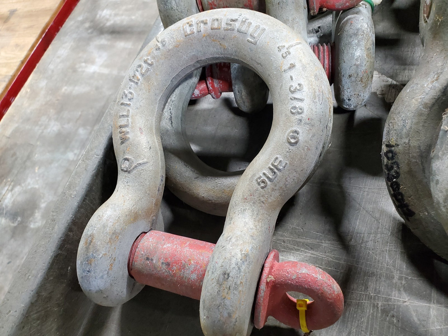 1 ea. Crosby 1-3/8 in. Screw Pin Anchor Shackle 13-1/2 Ton 1018598 G-209 USA