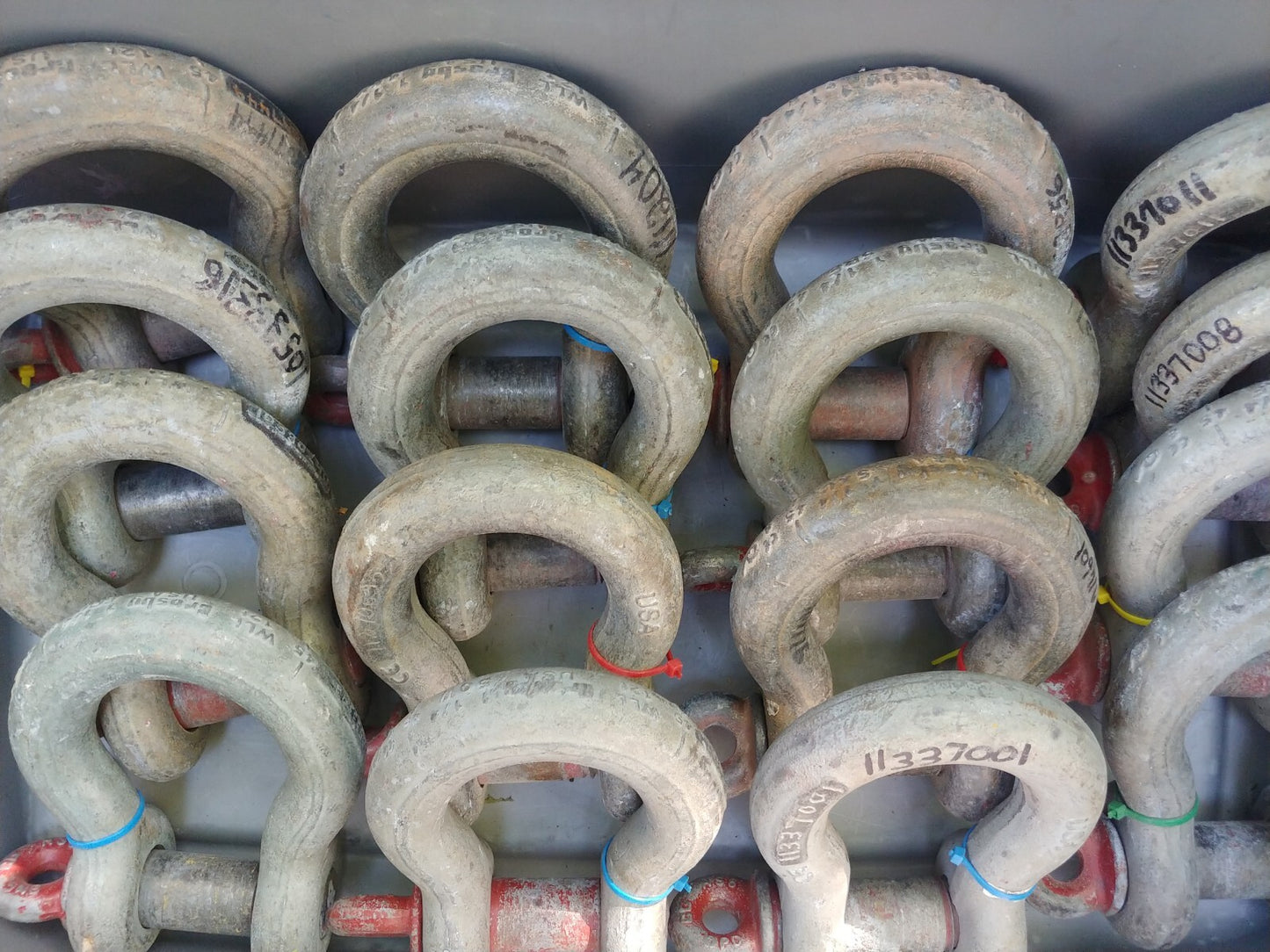 Lot of 4 Crosby 1-1/4 in. Screw Pin Anchor Shackles 12 Ton 1018570 G-209