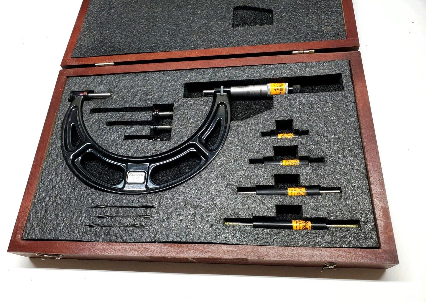 Starrett 224ARLZ 224 Series 2" - 6" Interchangeable Anvil Micrometer Set .001"