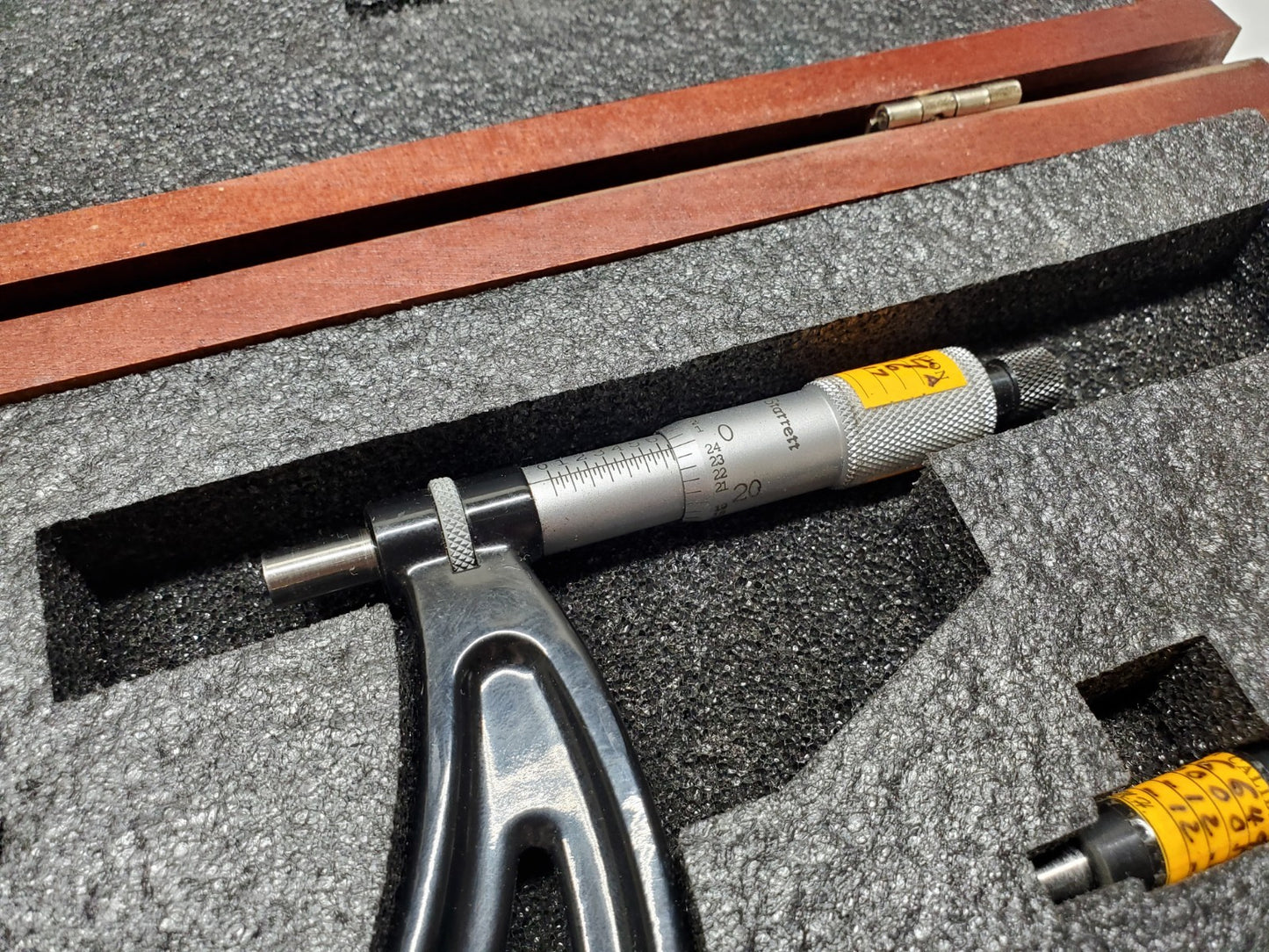 Starrett 224ARLZ 224 Series 2" - 6" Interchangeable Anvil Micrometer Set .001"