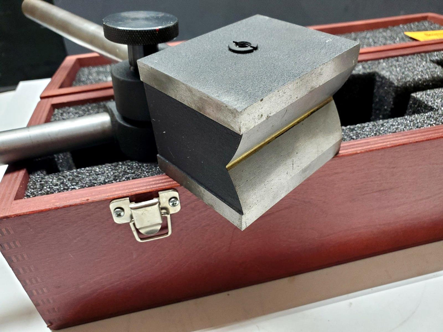 Starrett 659BZ Heavy Duty Mag Base W/ 25-131 Indicator And Case