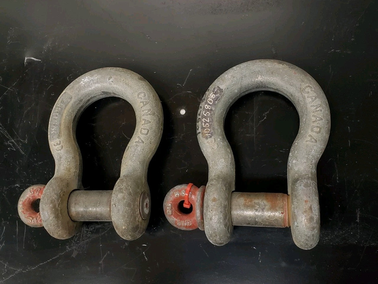 Lot of 2 Crosby 1-1/8 Screw Pin Anchor Shackles 9-1/2 Ton 1018552 G-209 Canada