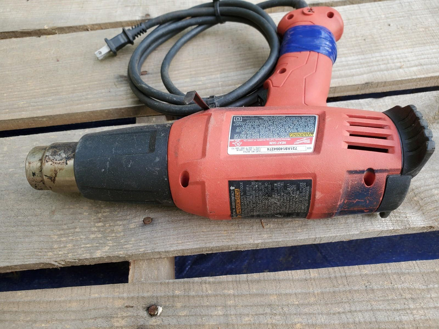 Milwaukee 8975-6 Dual Temperature Heat Gun w/ Lanyard