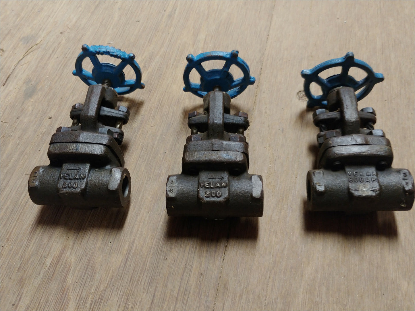 LOT of 3 EA VELAN 3/8 in Socketweld Steel Gate Valves, 800 psi, 3/8" W02-074B-02