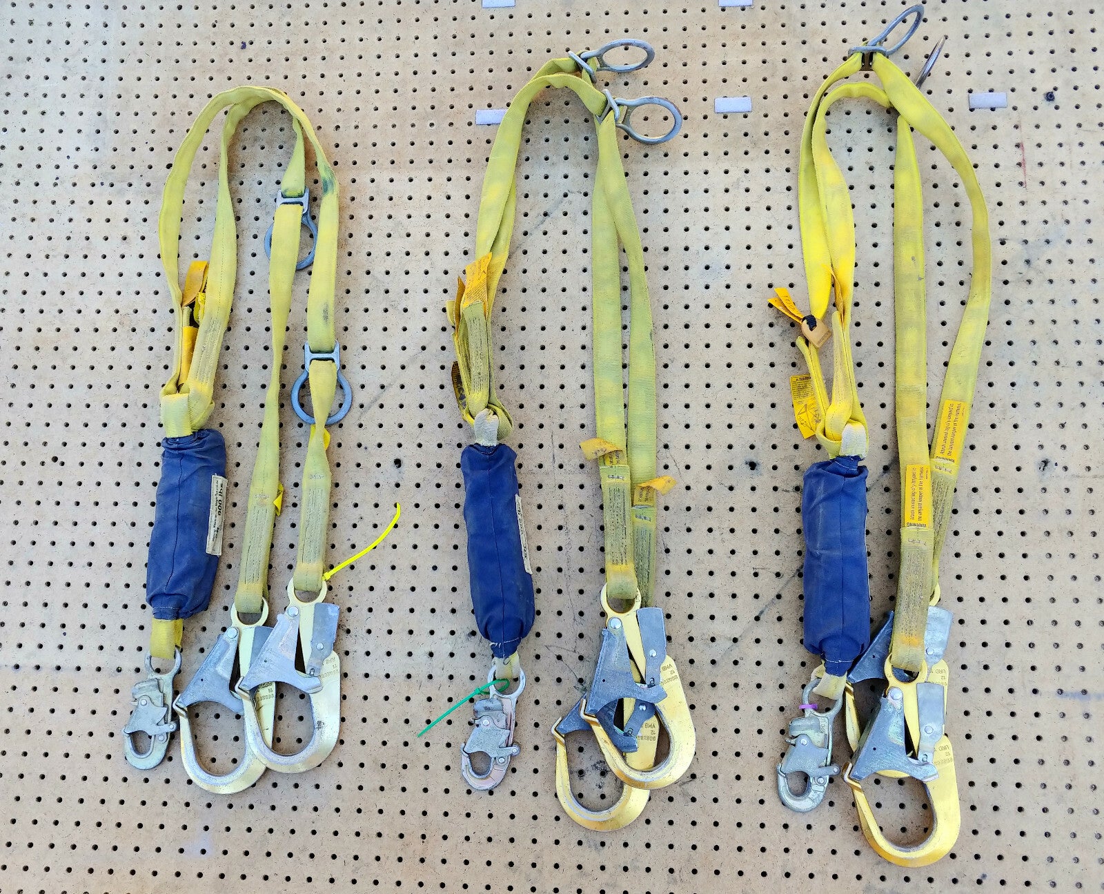 1 EA. DBI-SALA EZ STOP 2 Twin Leg Shock Absorbing Lanyard 1241219 Aluminum Hooks